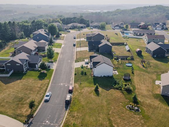 5th image of 856 Golf View Ave