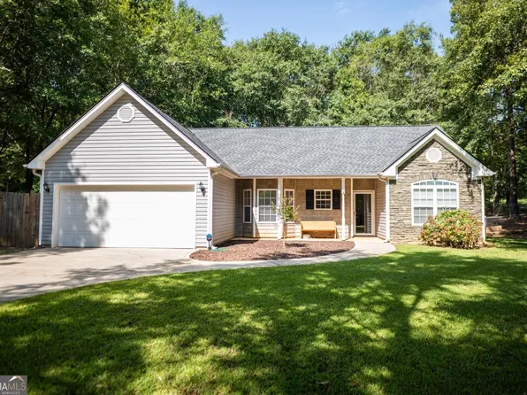 105 Deerfield Trce, Barnesville, GA 30204