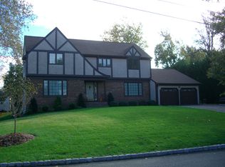 27 Seneca Rd, Cranford, NJ 07016