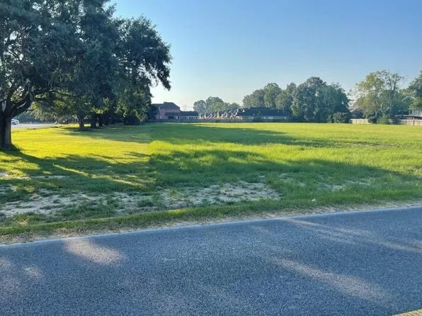 709 Settlers Trace Blvd, Lafayette, LA 70508