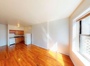 250 W 72nd St #4E, New York, NY 10023