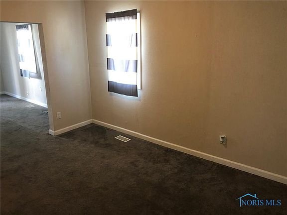 4th image of 128 N Myers St