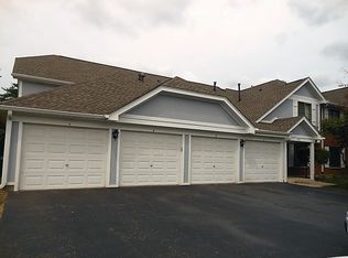 550 Cumberland Trl APT A, Roselle, IL 60172
