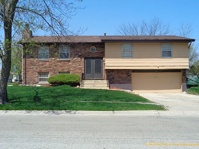 3608 Laurel Ln photo 1