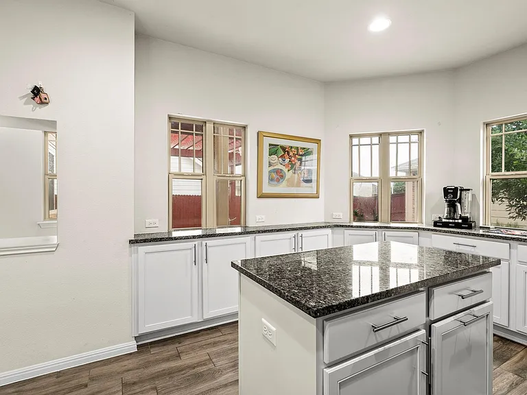 5917 Principale Dr — Photo 13