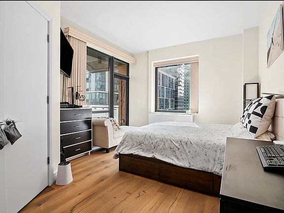 4th image of 25-21 43rd Ave Penthouse 6