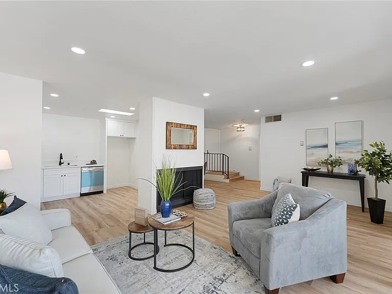 125 N Allen Ave #125 — Photo 8