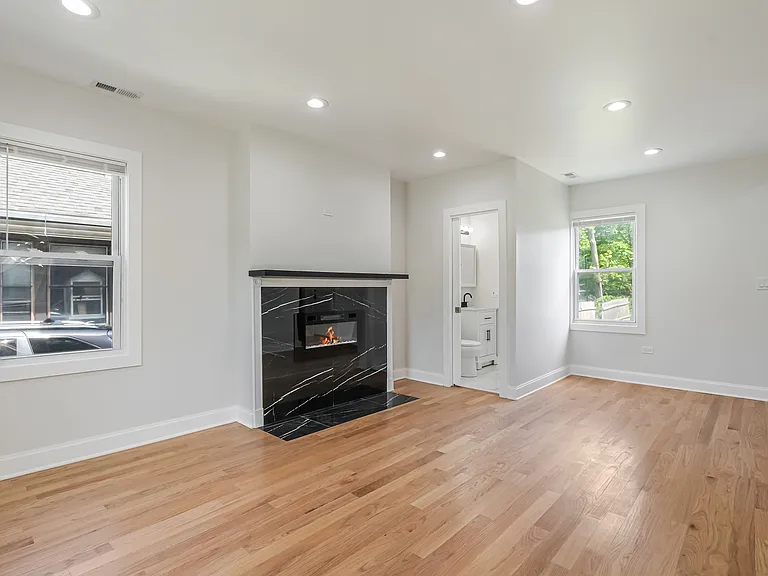 1309 Ridgewood Dr — Photo 1