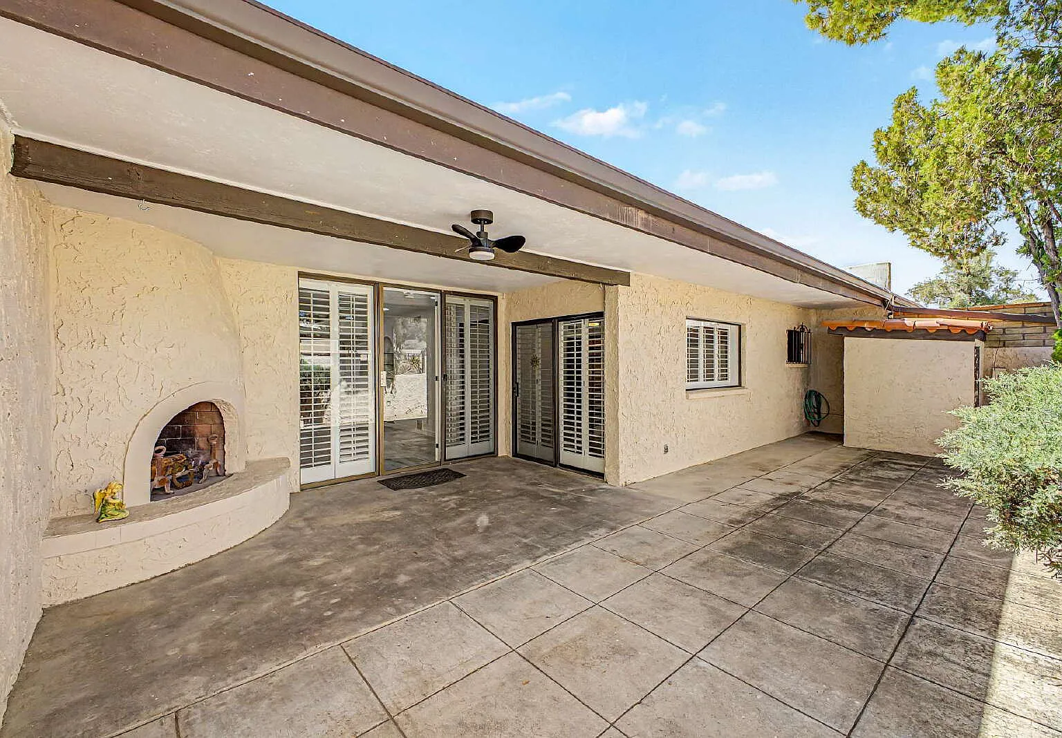 2 bed, 2.0 bath, $2,560 — Photo 2