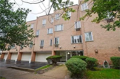 2 bed, 1.5 bath, 1000 sqft, $1,900 — Photo 1