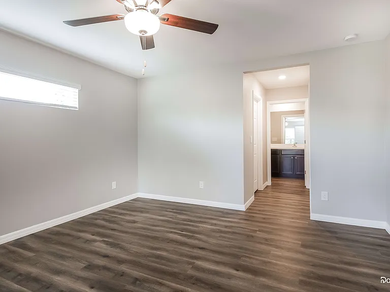 856 Anchor St E — Photo 14
