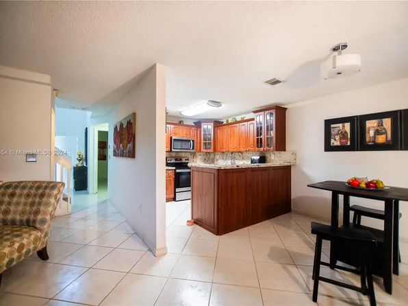 6970 NW 174th Ter APT 402, Hialeah, FL 33015