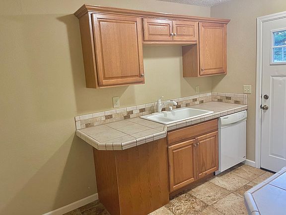 Kitchen with newer appliances
