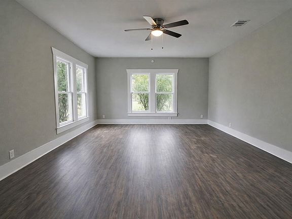 3rd image of 716 Olive St