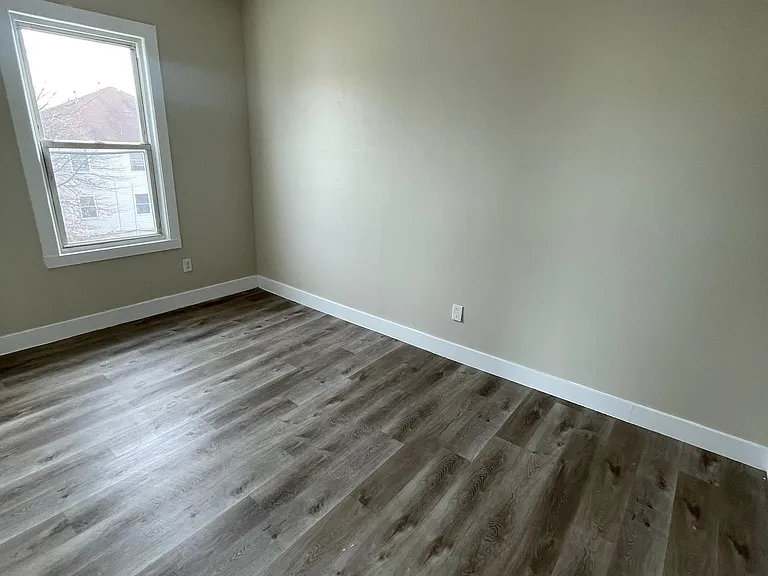 28 Wainwright St #3F — Photo 5