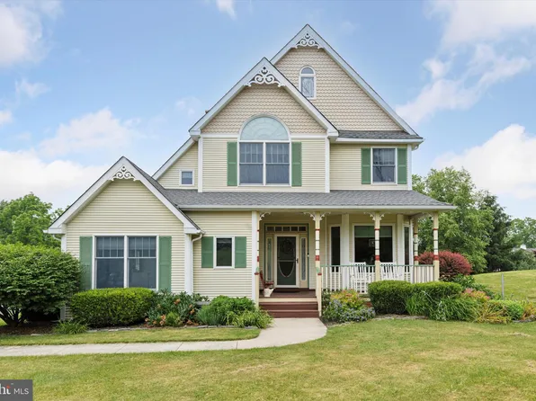 51 Homestead Rd, Kintnersville, PA 18930