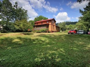 304 Youngs Cove Rd, Candler, NC 28715