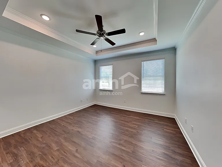 5233 Blue Mountain Dr — Photo 4