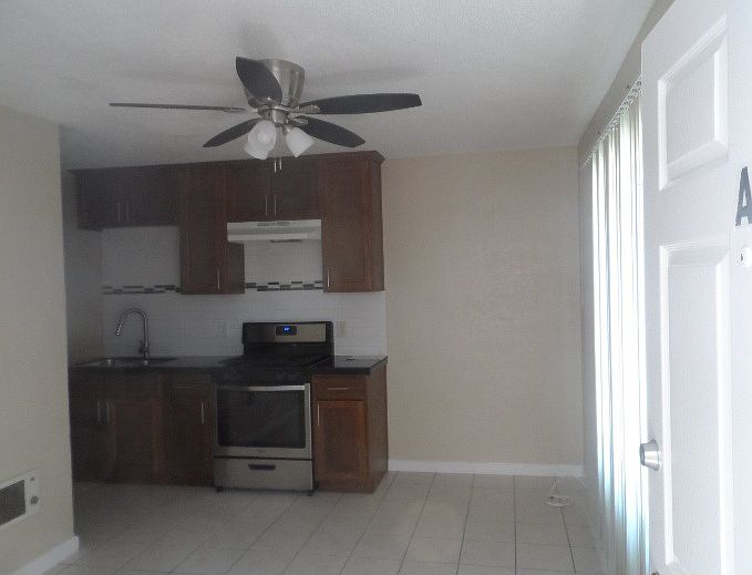 1st image of 1619 E 4th St #A