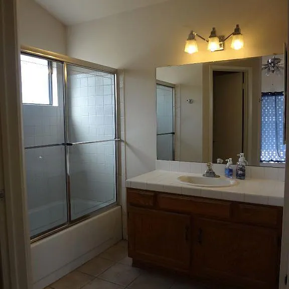 1912 S Hall — Photo 11