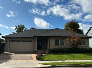 1990 Aristona St, Central Pt, OR 97502