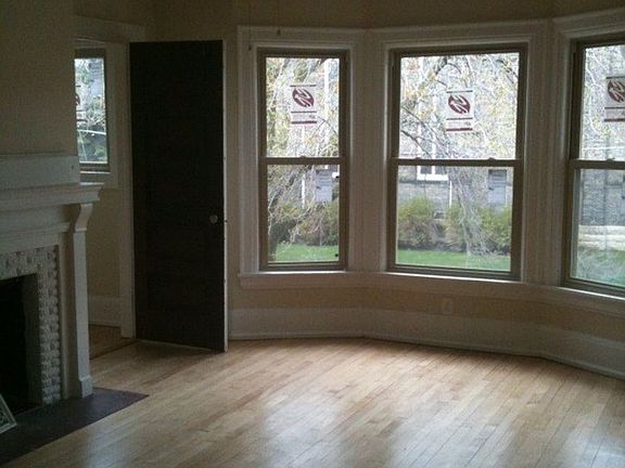 5th image of 1910 E Bradford Ave #4779853