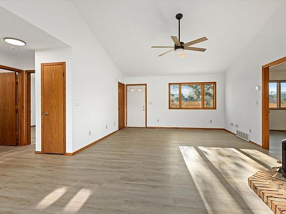 3rd image of 3539 Holly Ln