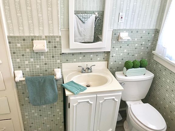 2nd image of 1727 Glenmount Ave