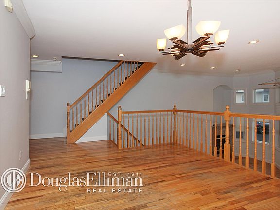 2nd image of 753 W Park Ave