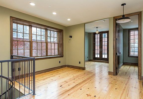 2nd image of 35 Newell St #1D