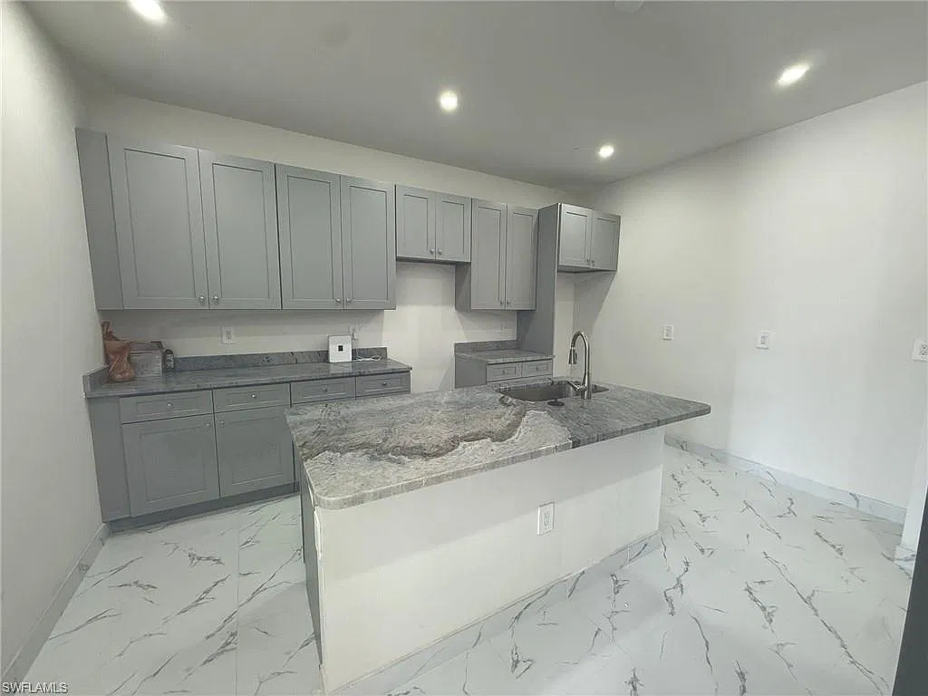 4 bed, 2.0 bath, 1532 sqft, $2,200 — Photo 2