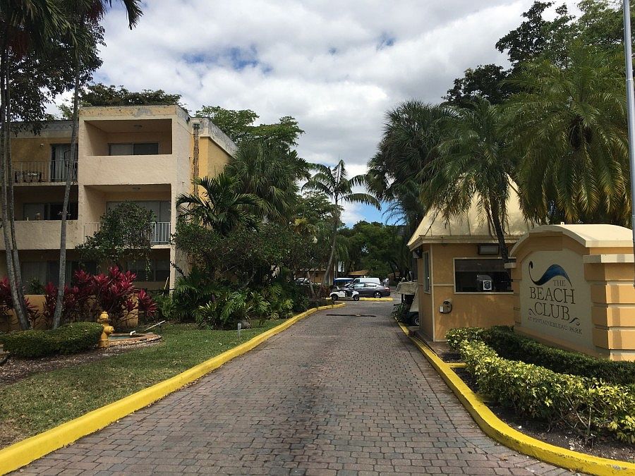 2nd image of 9375 Fountainbleau Blvd APT L205