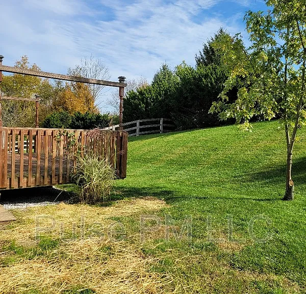 10189 Chestnut Oak Dr — Photo 24