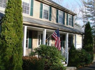 8 Bartelli Rd, Lakeville, MA 02347