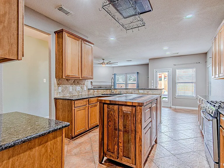 7507 Trail Holw — Photo 12