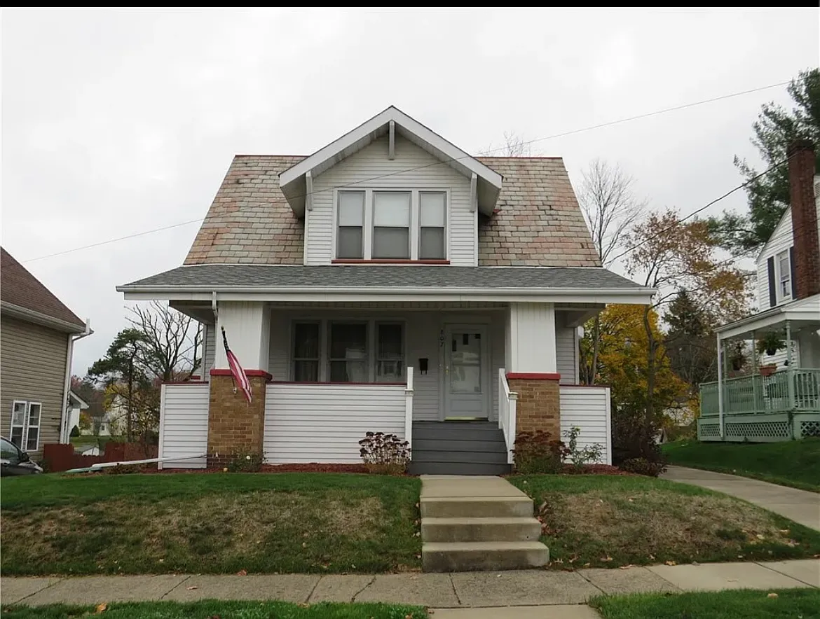 3 bed, $1,450 — Photo 1