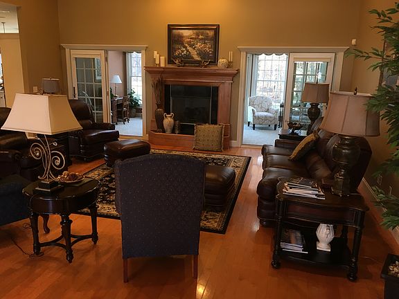 5th image of 1565 Wexford Ct