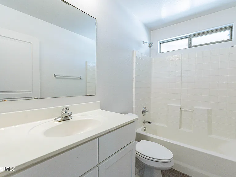 24866 W Huntington Dr — Photo 35