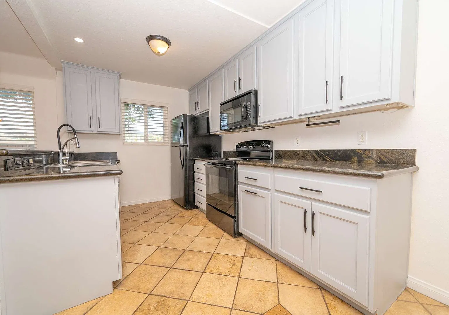 9860 Dale Ave — Photo 2