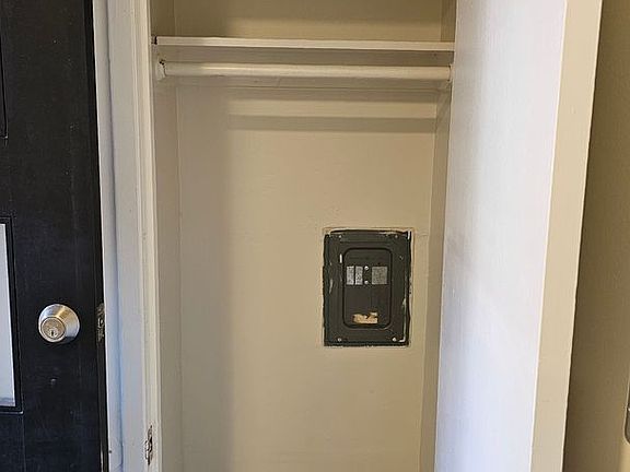 2nd image of 2483 Middlefield Rd APT 10