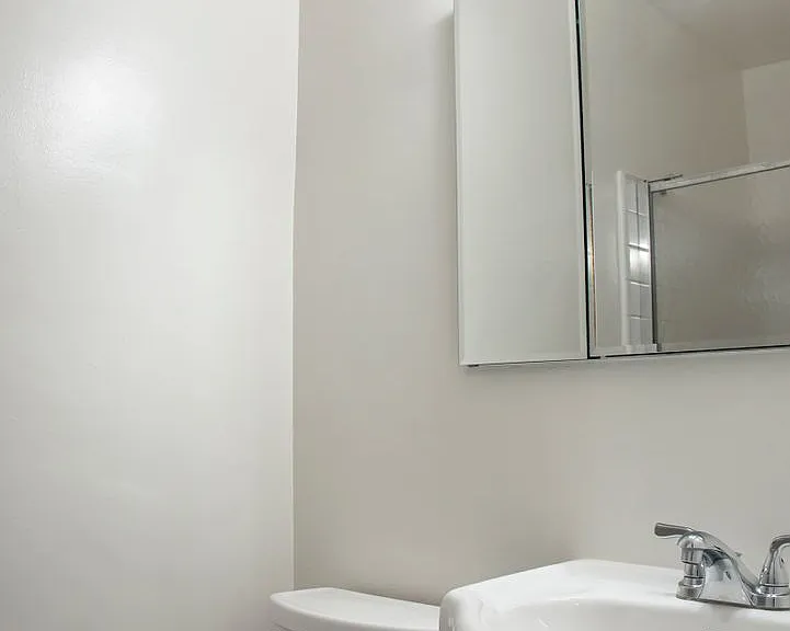 942 N Louise St — Photo 13