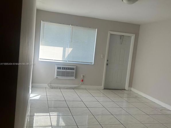 7561 Venetian St APT 1