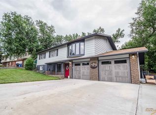 305 E Elk St, Rapid City, SD 57701