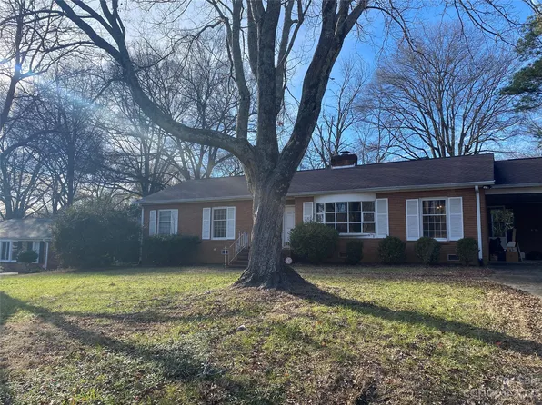 437 Blairmore Dr, Charlotte, NC 28211