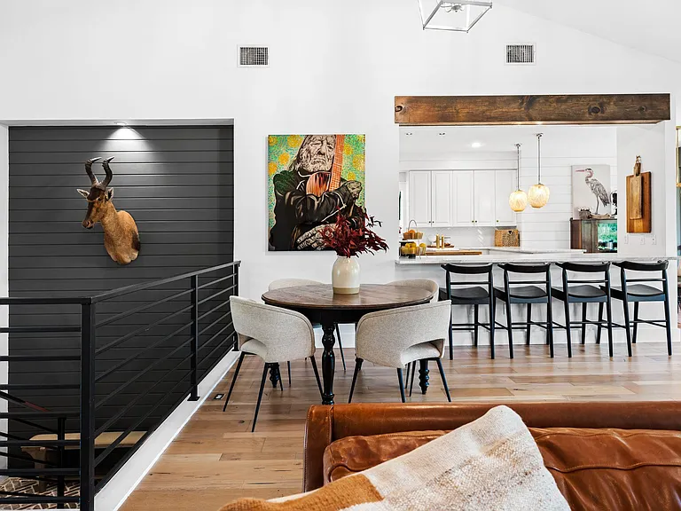 202 Top O The Lake Dr — Photo 2