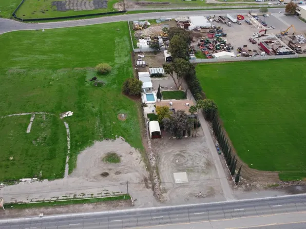2525 E Pacheco Blvd, Los Banos, CA 93635