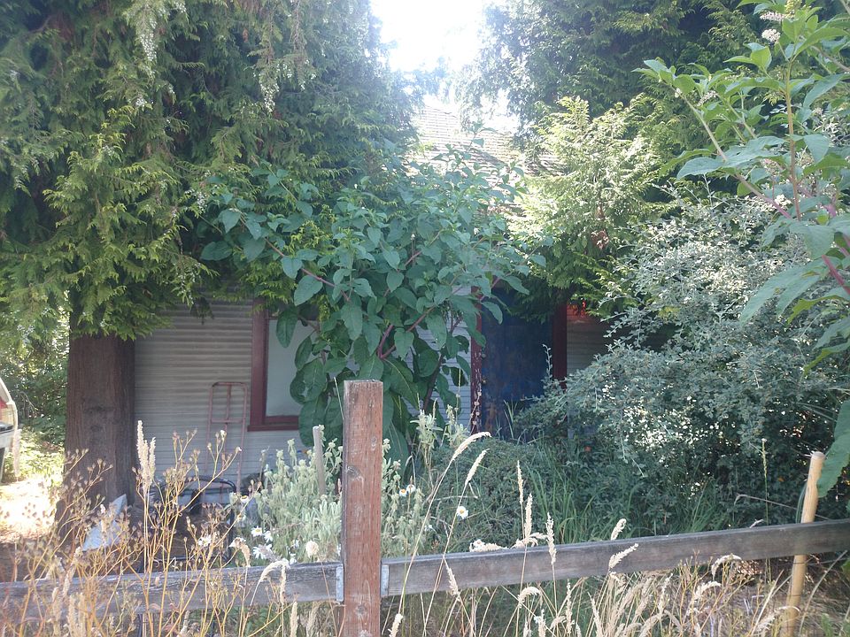 2nd image of 4427A 2nd Ave NW