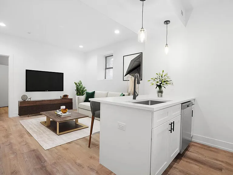 2219 N Hamilton Ave #6 — Photo 8