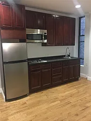 Rented by R New York