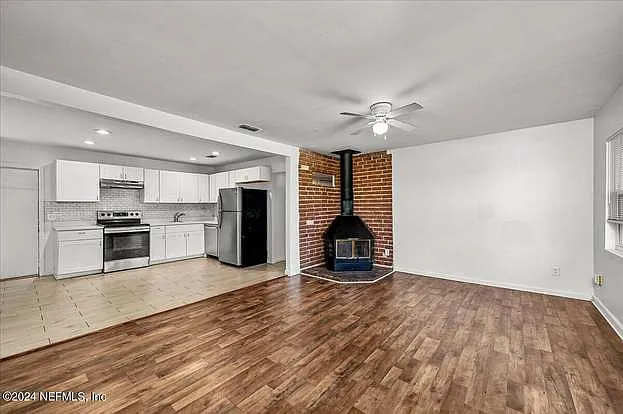 3919 Skycrest Dr — Photo 43